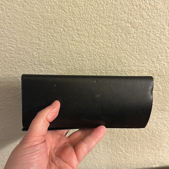 Fendi Authentic metal sunglasses case and cloth - Picture 10 of 10